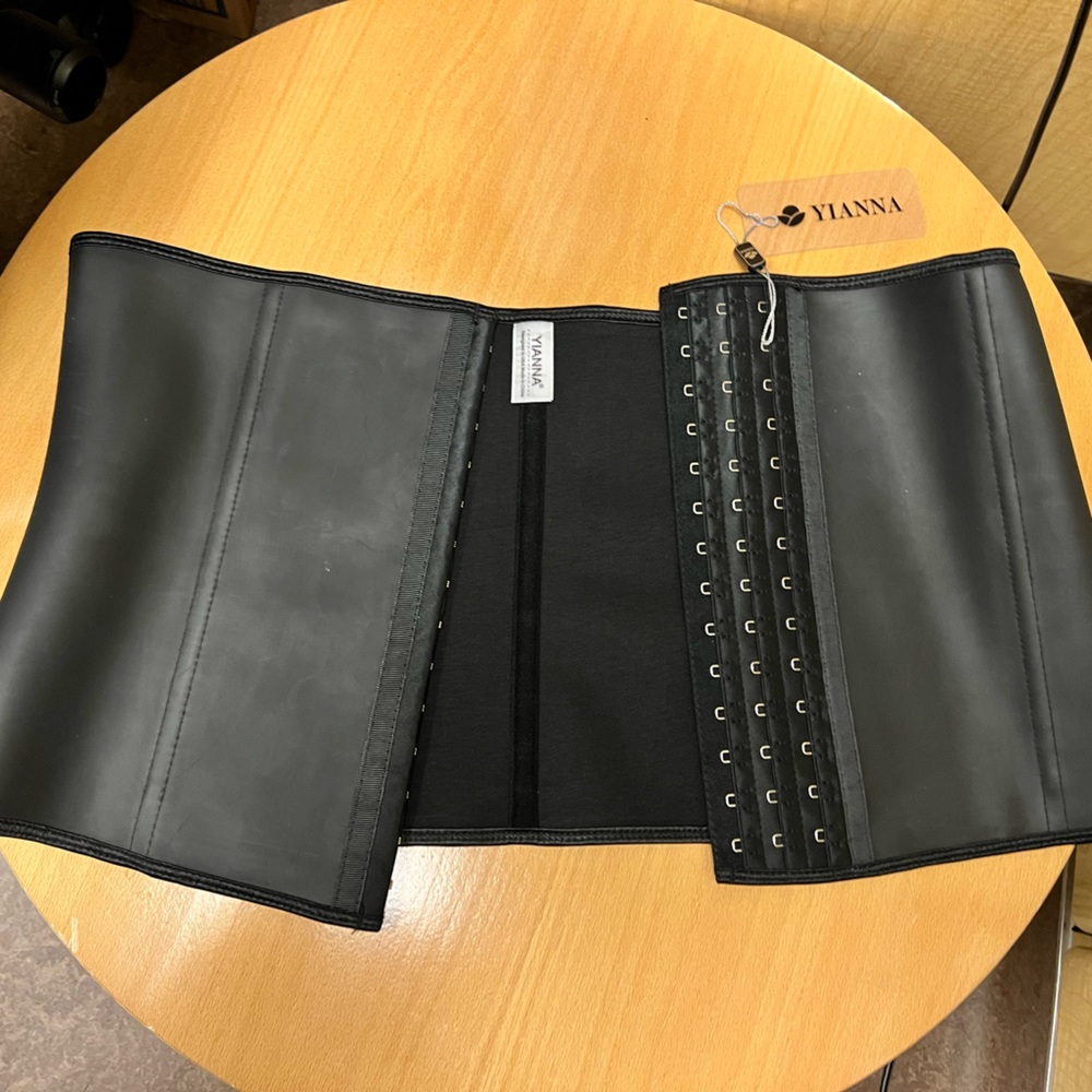 Yianna waist trainer size 3X